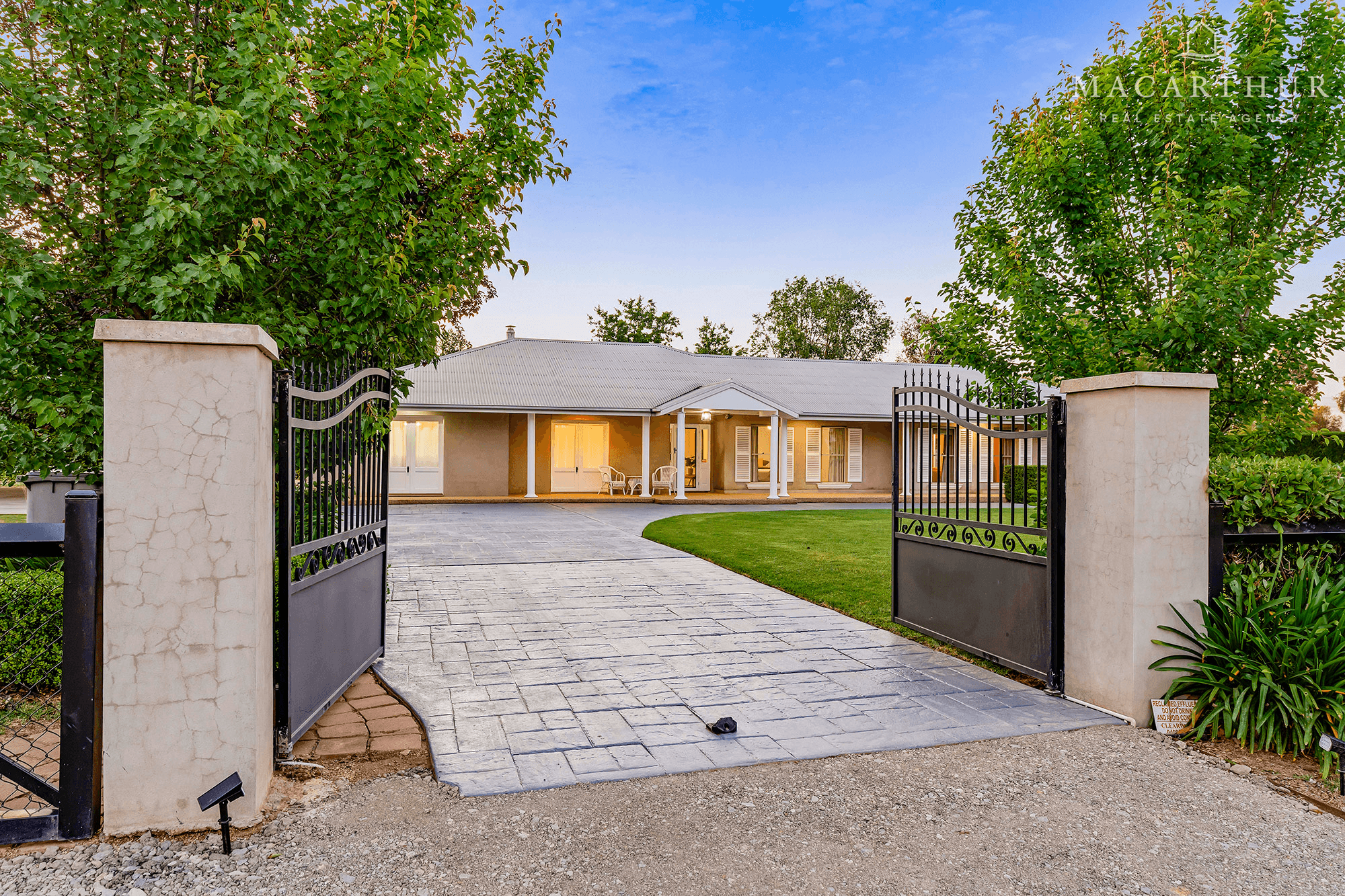 298 Mitchell Road, Lake Albert, NSW 2650