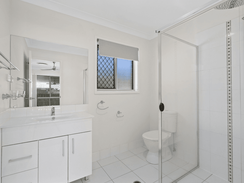 90 Aldgate Crescent, PACIFIC PINES, QLD 4211