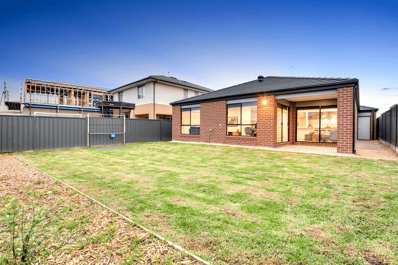 35 Leyburn Parade, WOLLERT, VIC 3750