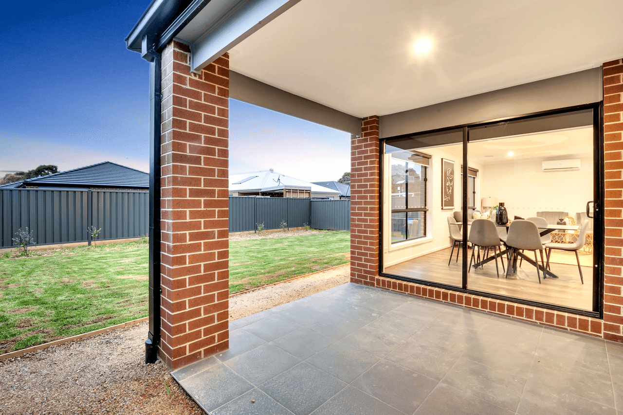 35 Leyburn Parade, WOLLERT, VIC 3750