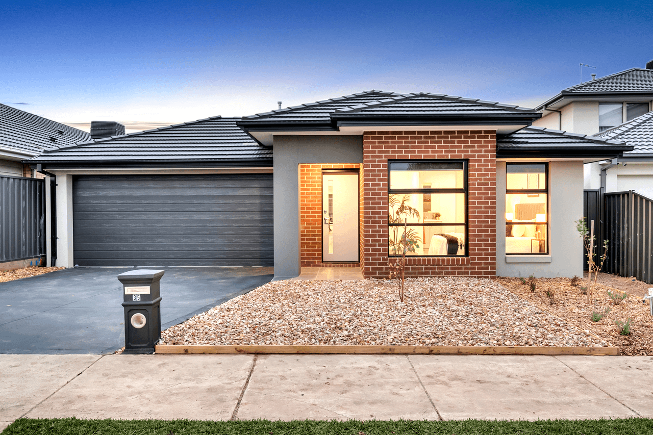 35 Leyburn Parade, WOLLERT, VIC 3750