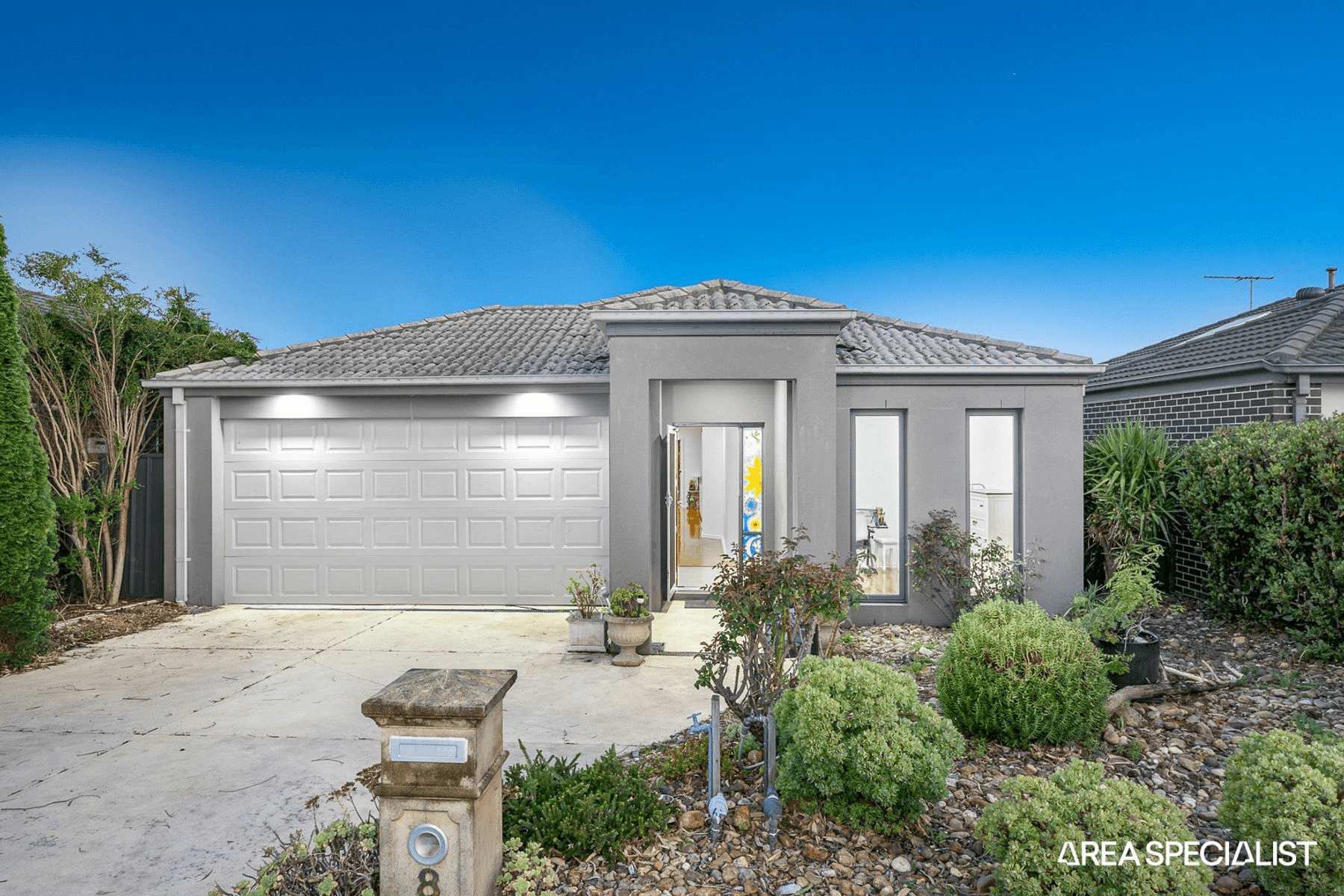 8 Sagan Drive, Cranbourne North, VIC 3977