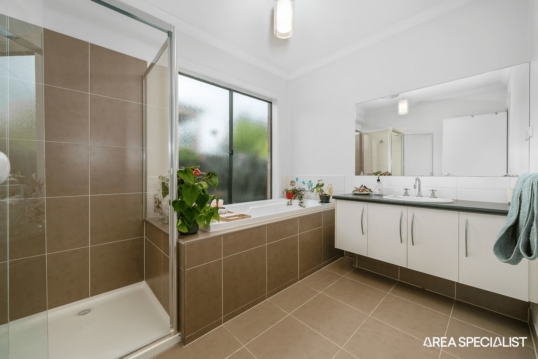 8 Sagan Drive, Cranbourne North, VIC 3977