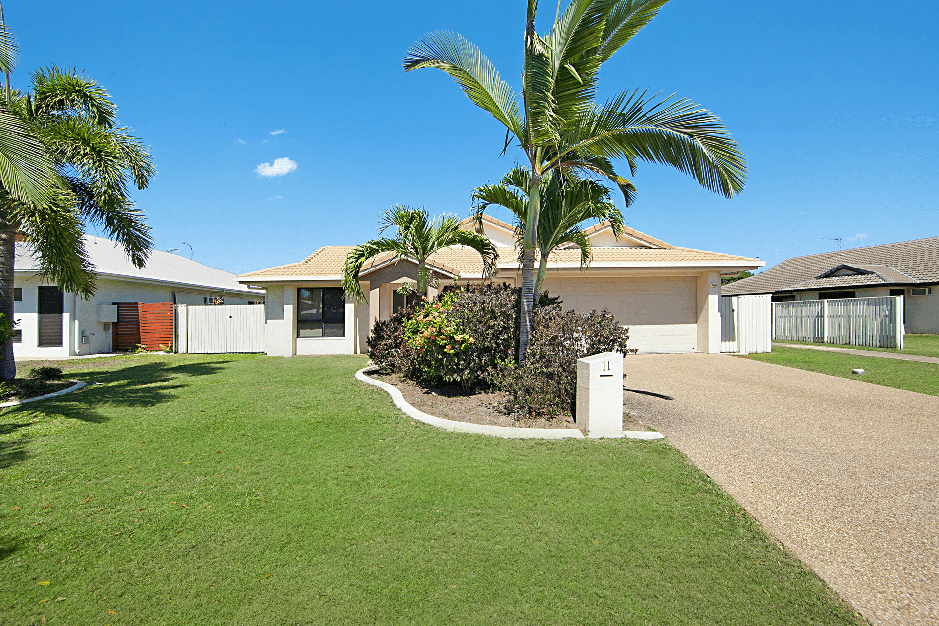 11 Anchorage Circuit, Bushland Beach, QLD 4818