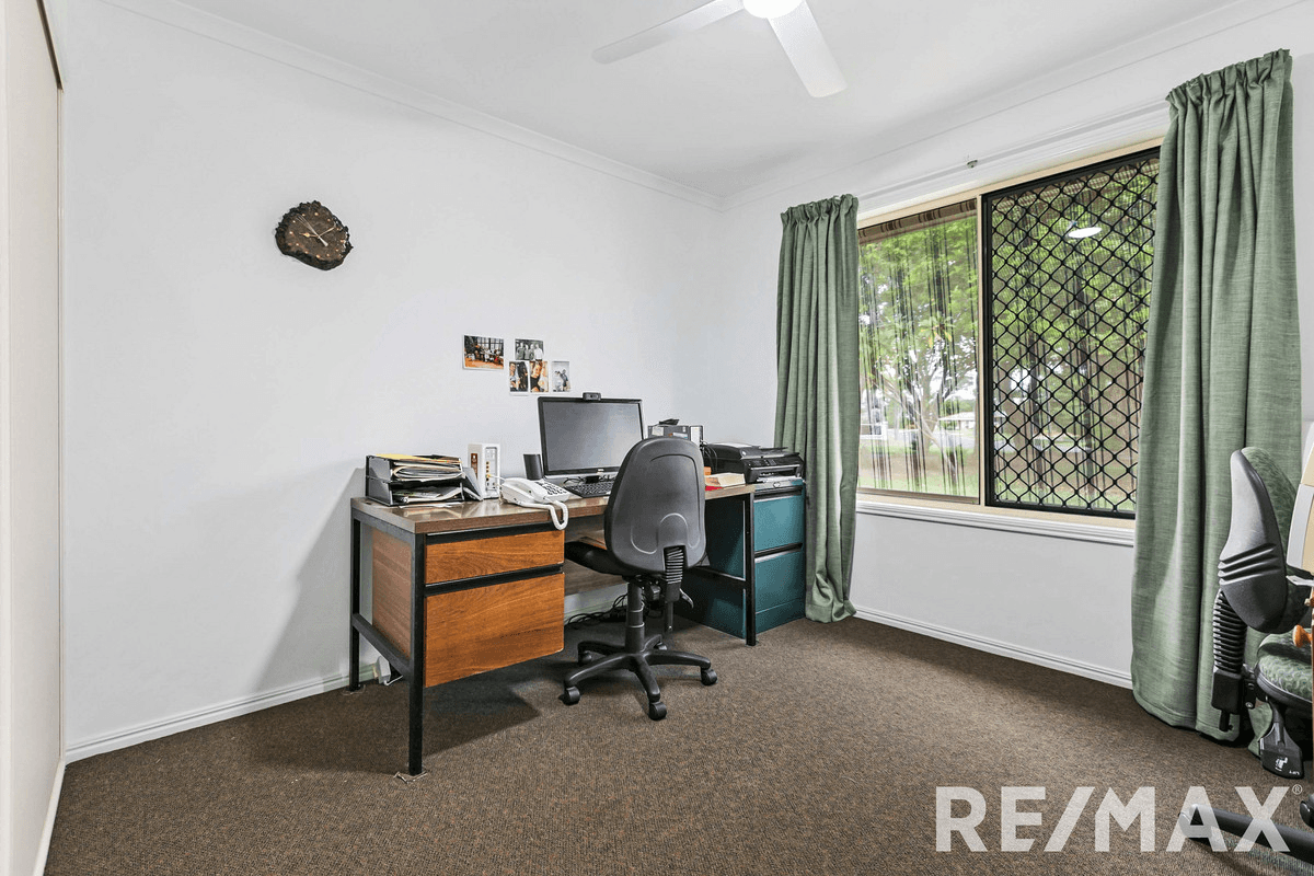 21 Bowerbird Avenue, Eli Waters, QLD 4655