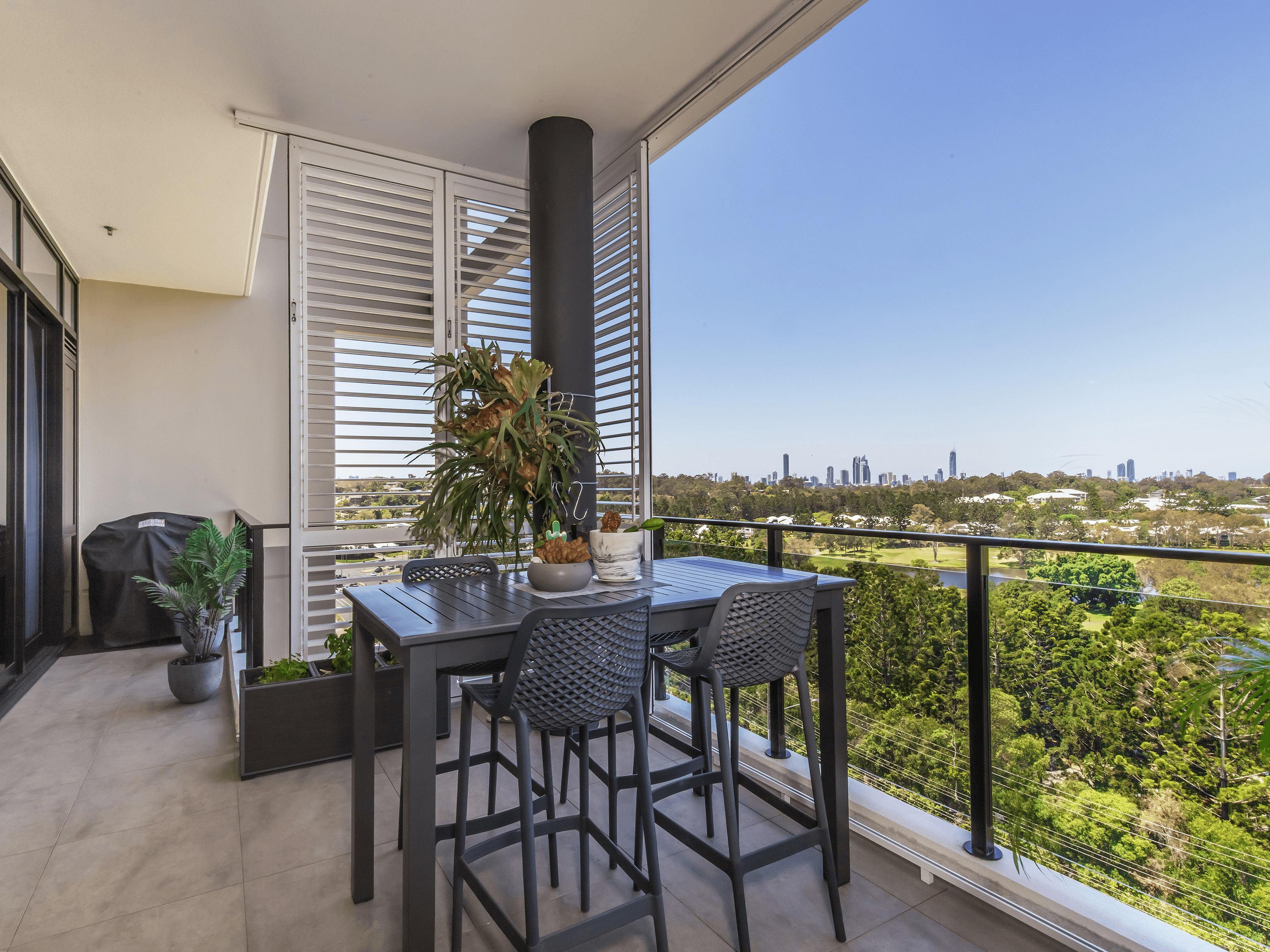 4075/21 Ross Street, BENOWA, QLD 4217