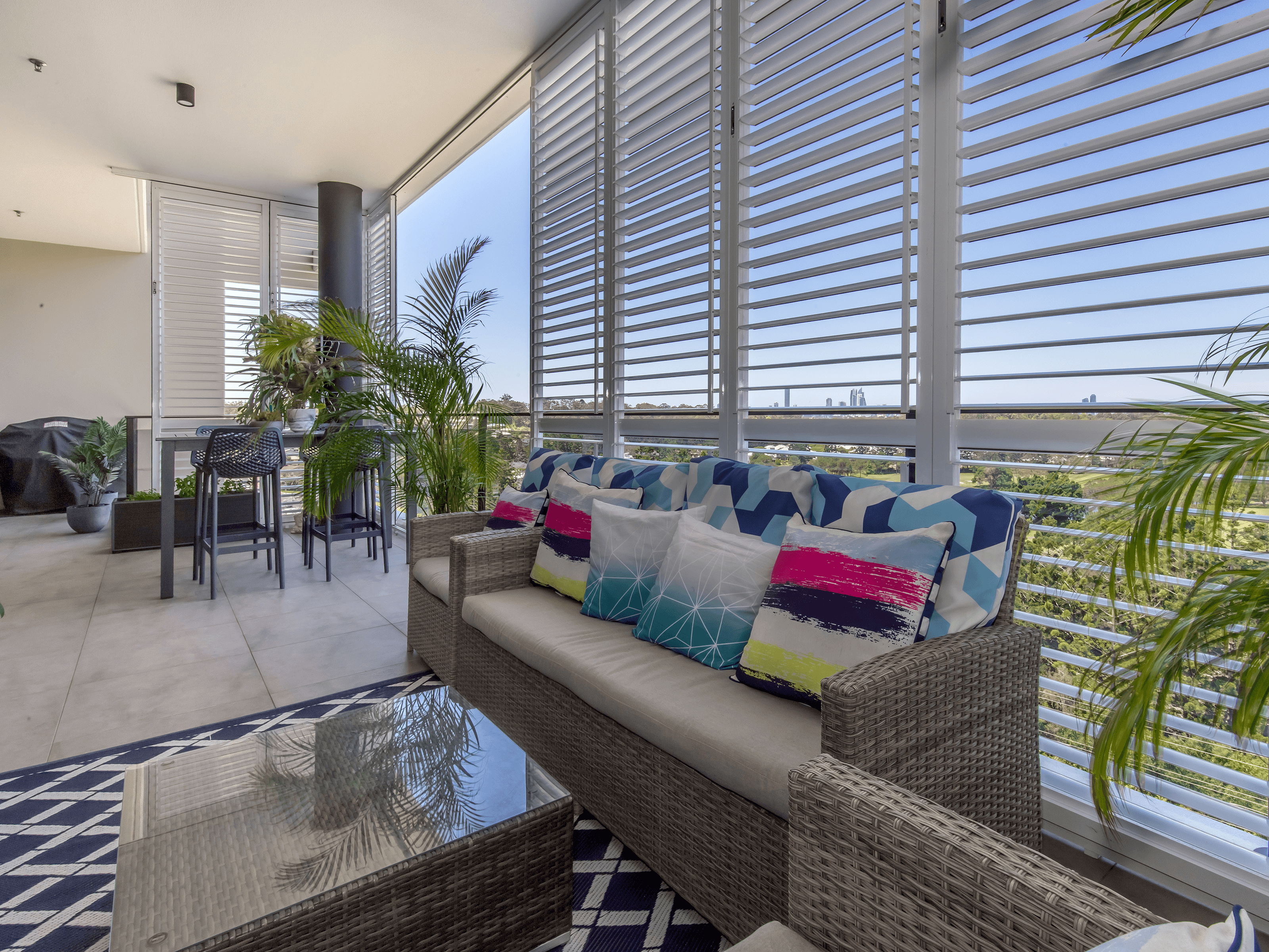 4075/21 Ross Street, BENOWA, QLD 4217