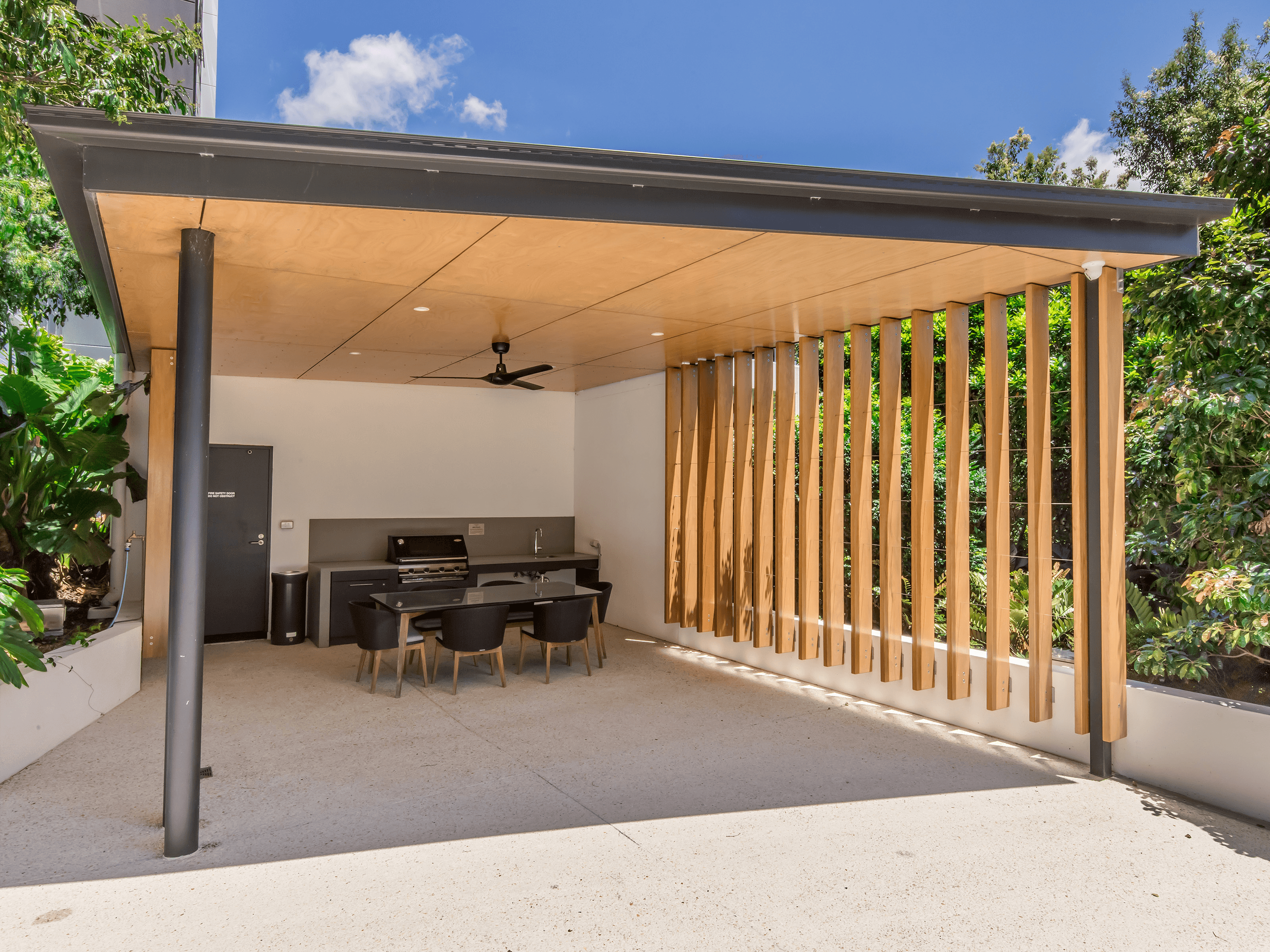 4075/21 Ross Street, BENOWA, QLD 4217