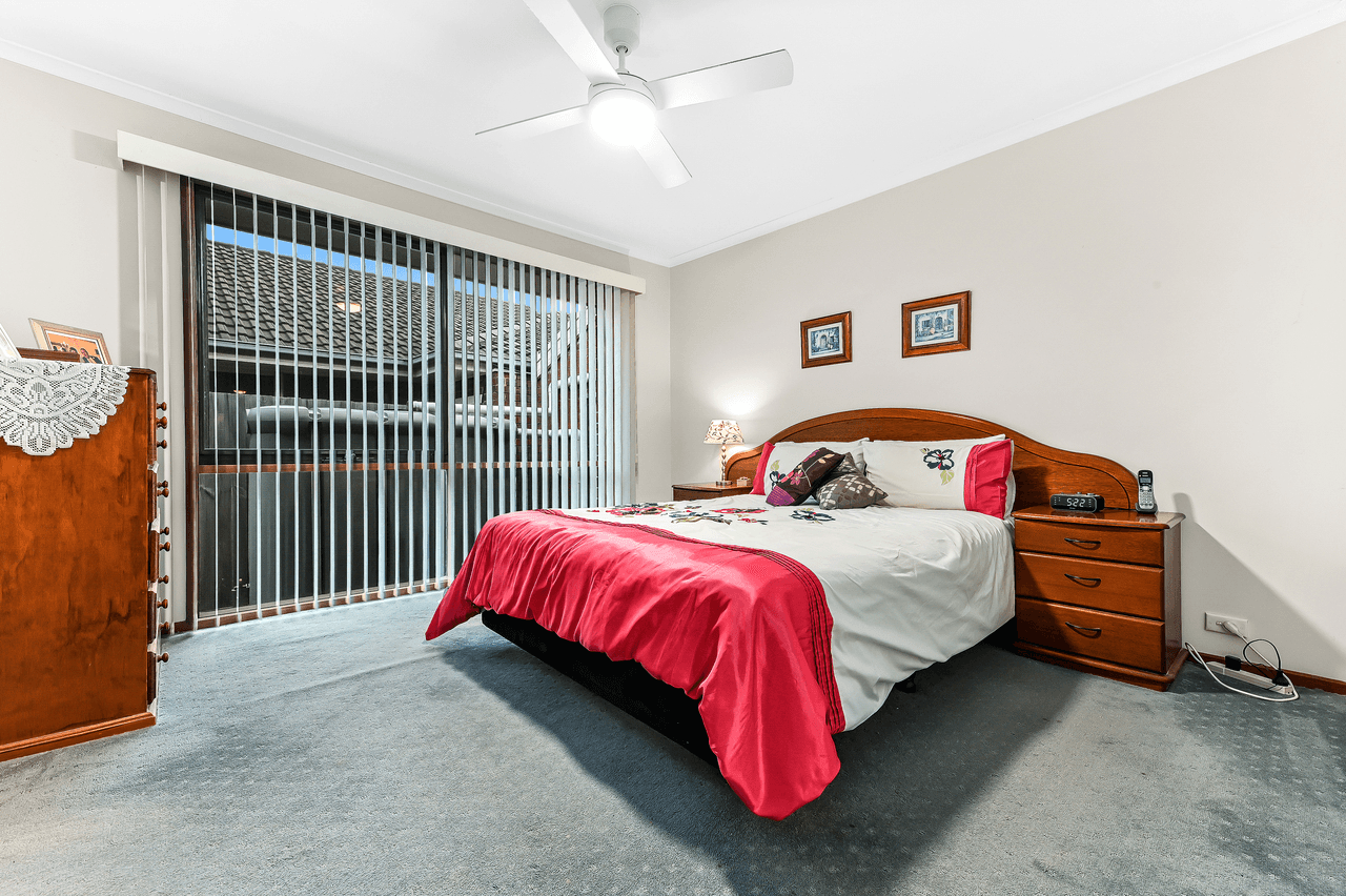 52 Lawless Drive, CRANBOURNE NORTH, VIC 3977