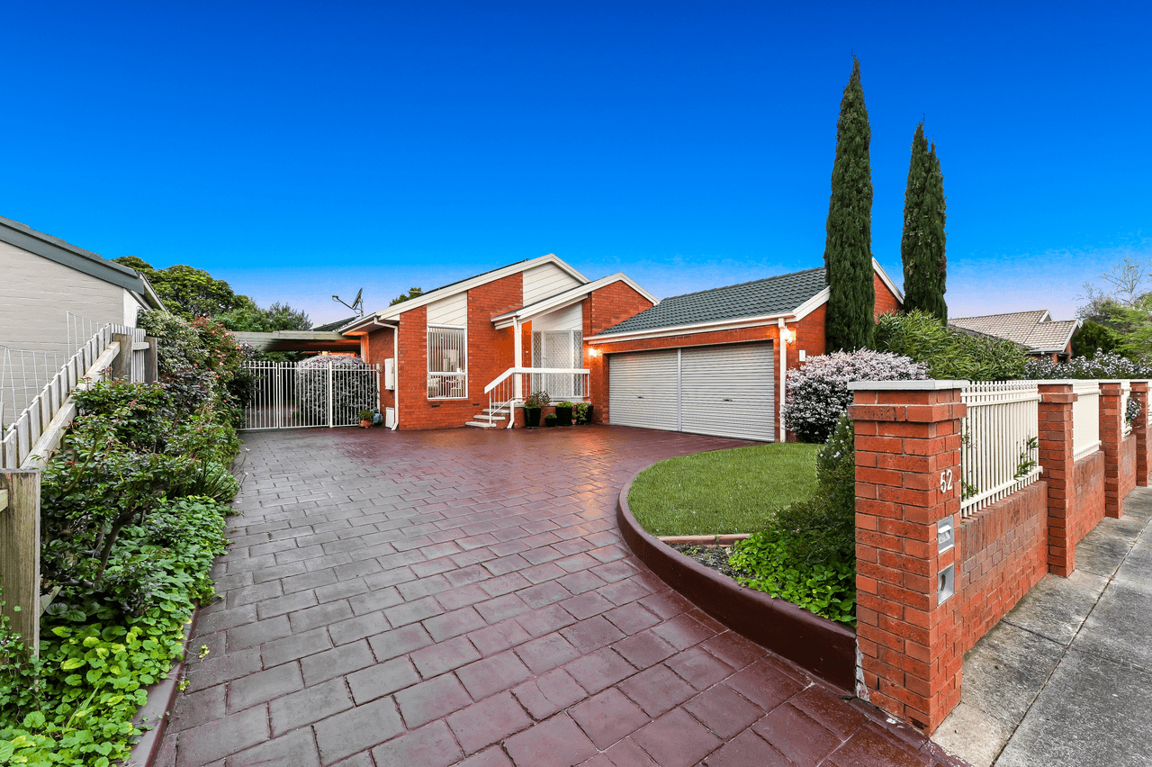 52 Lawless Drive, CRANBOURNE NORTH, VIC 3977