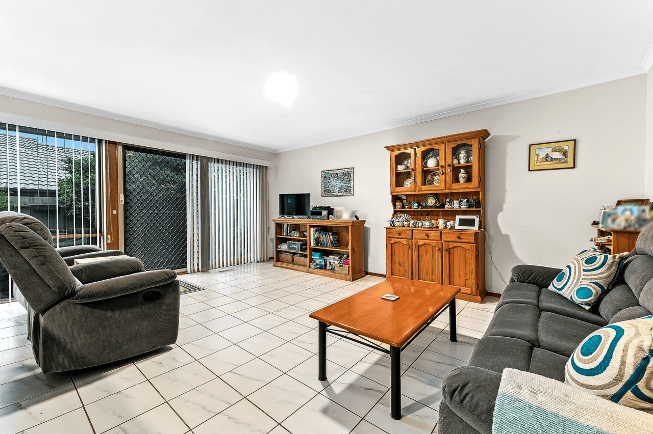 52 Lawless Drive, CRANBOURNE NORTH, VIC 3977