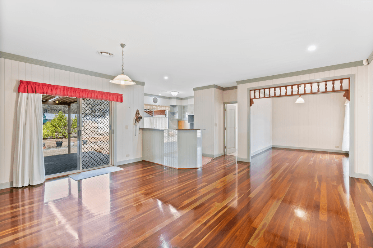 10 Helendale Drive, Helidon Spa, QLD 4344