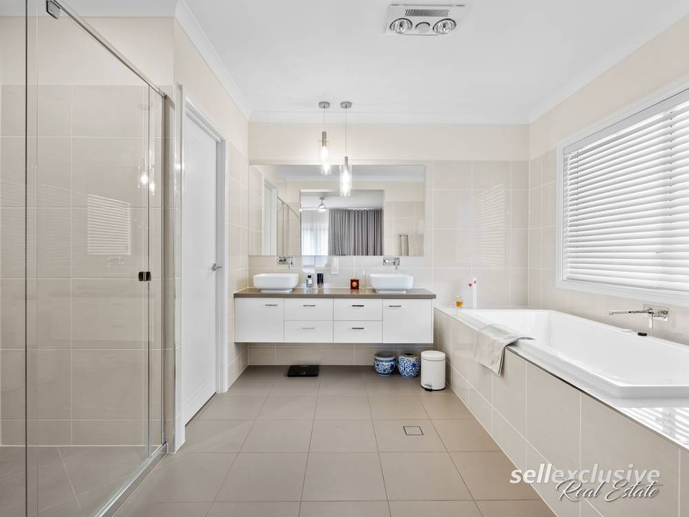 18 Vanillalily Close, Banksia Beach, QLD 4507