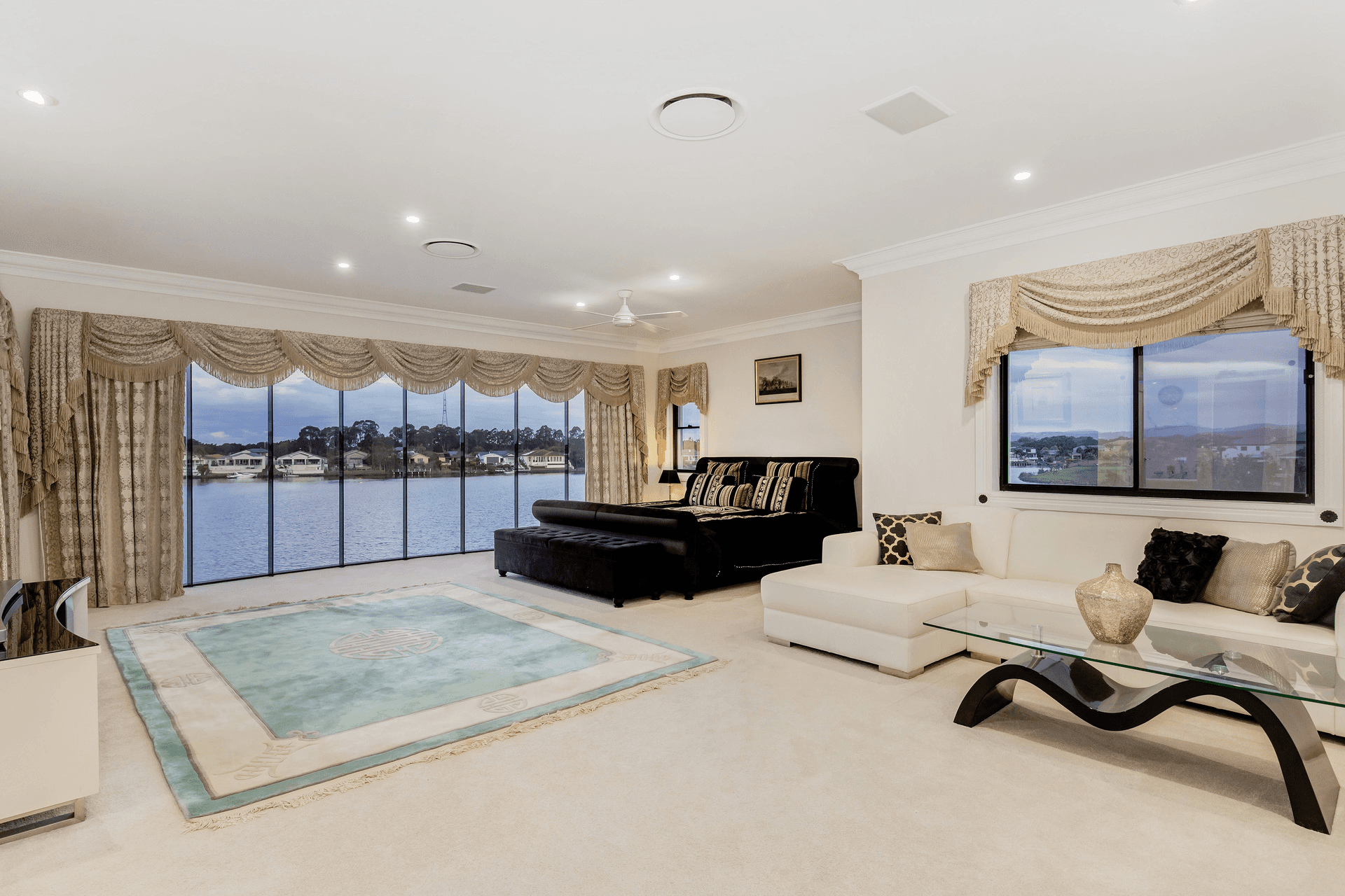 20 Clear Water Bay Avenue, Clear Island Waters, QLD 4226