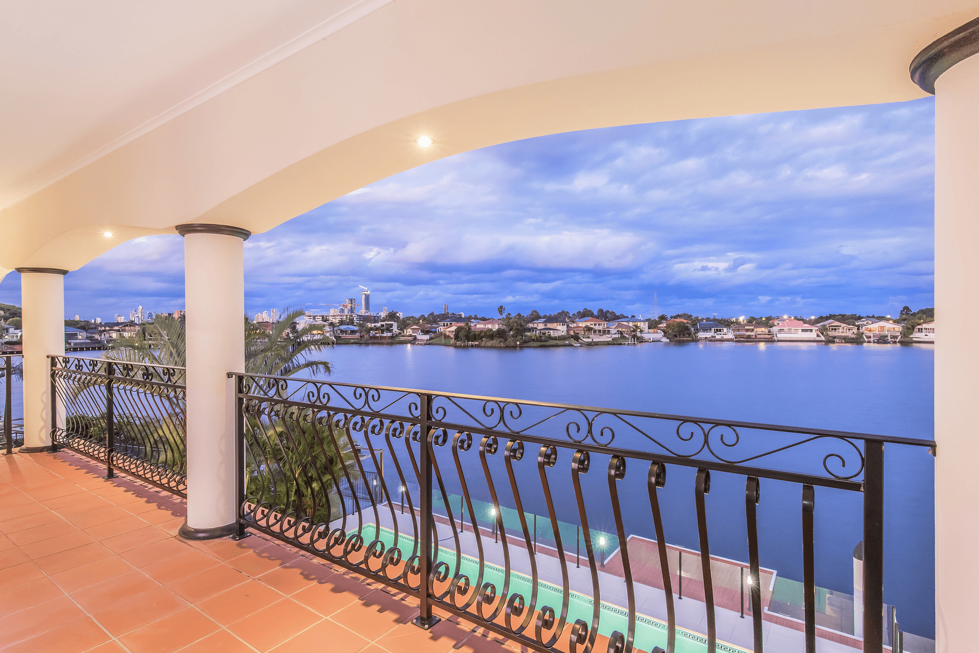 20 Clear Water Bay Avenue, Clear Island Waters, QLD 4226