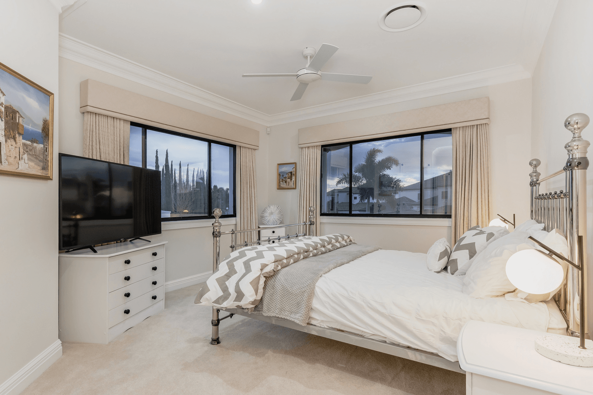 20 Clear Water Bay Avenue, Clear Island Waters, QLD 4226