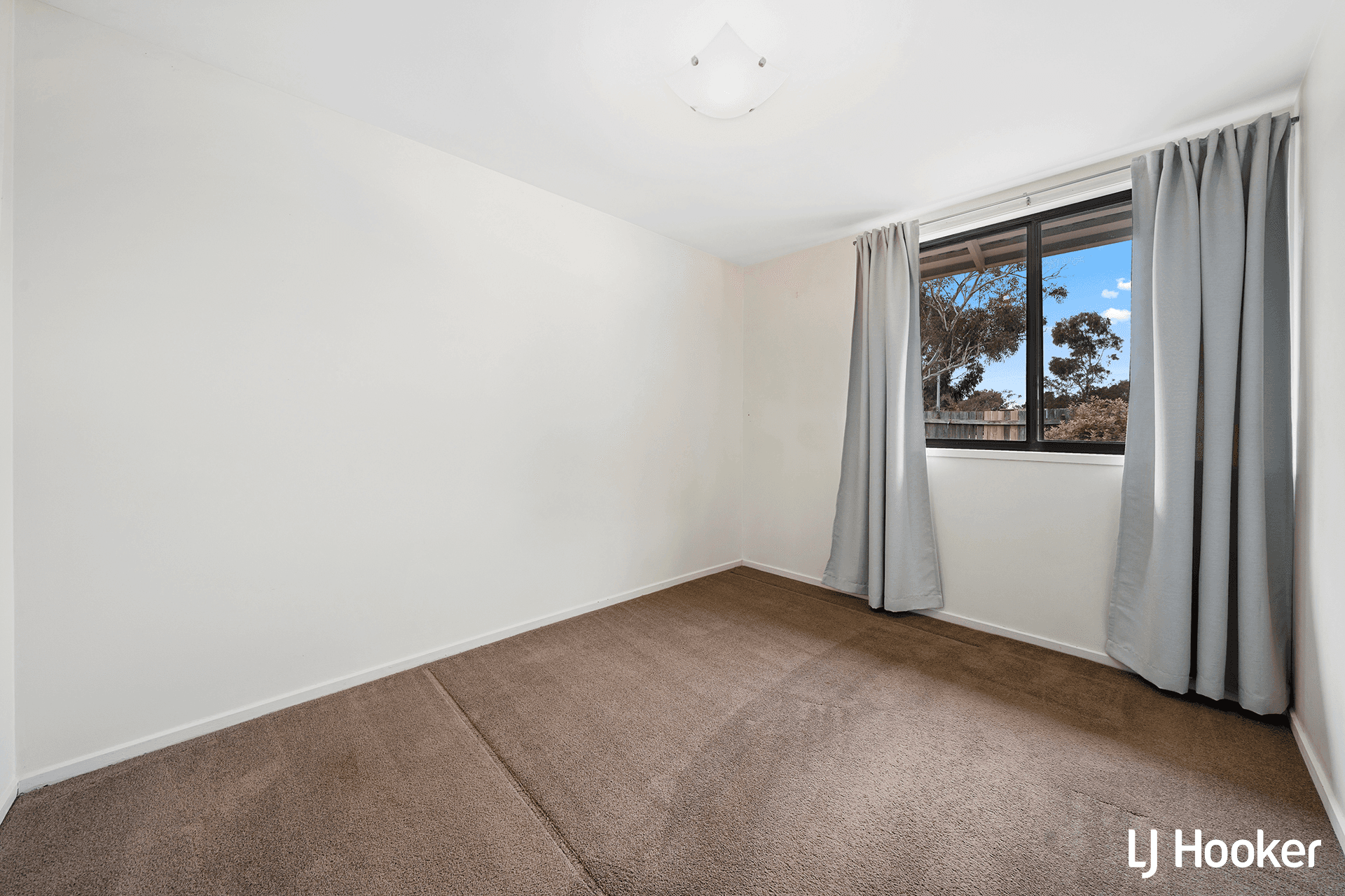 8 Napthali Close, CHARNWOOD, ACT 2615