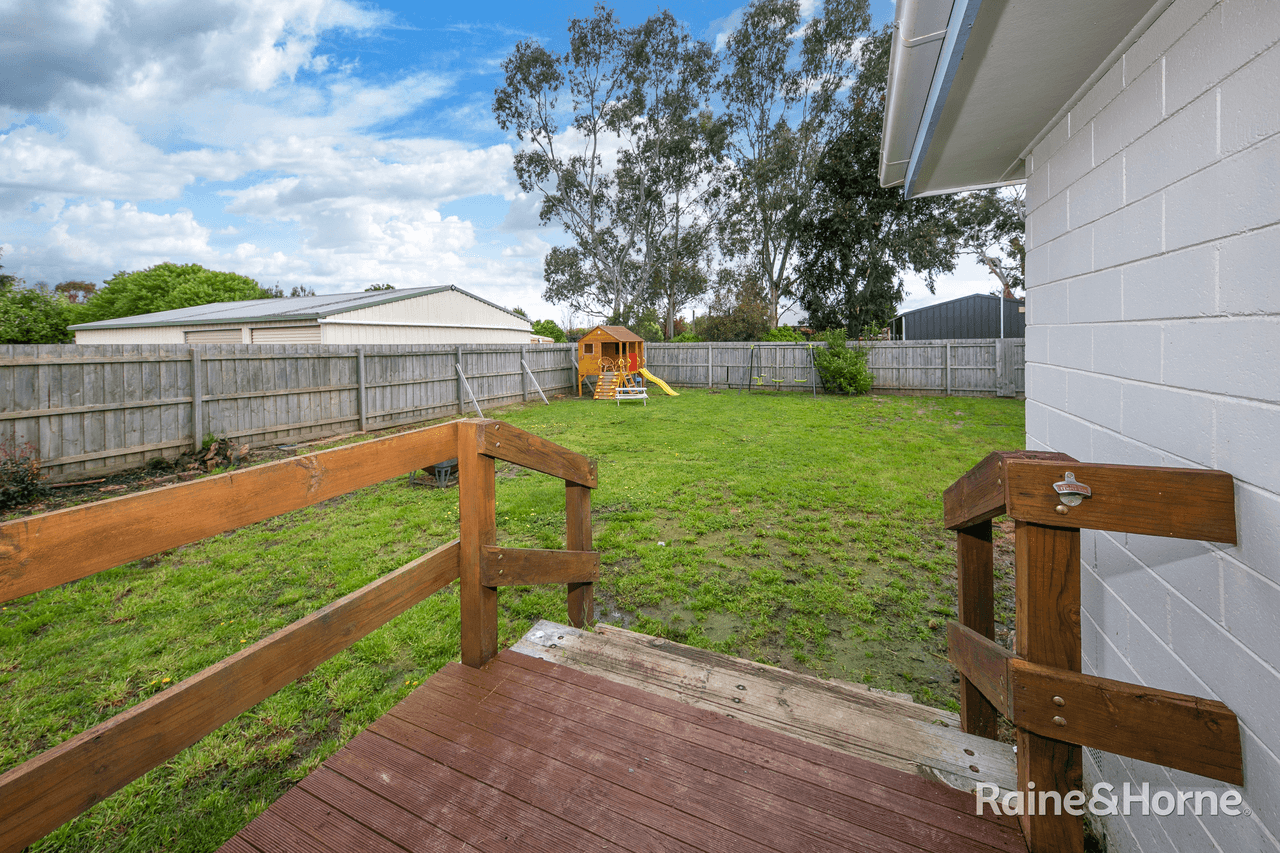 23 Racecourse Road, RIDDELLS CREEK, VIC 3431