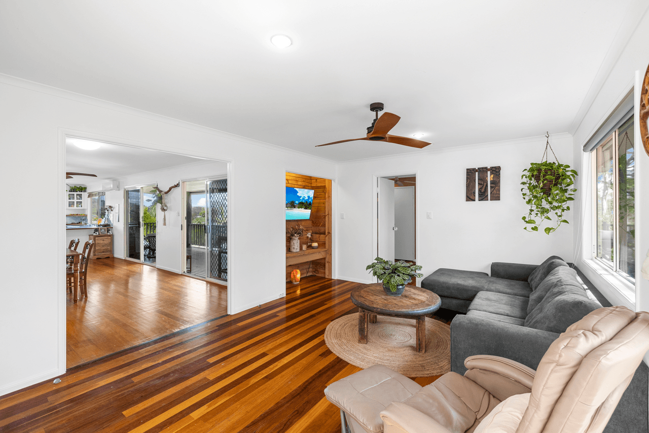 15 Taree Court, KULUIN, QLD 4558