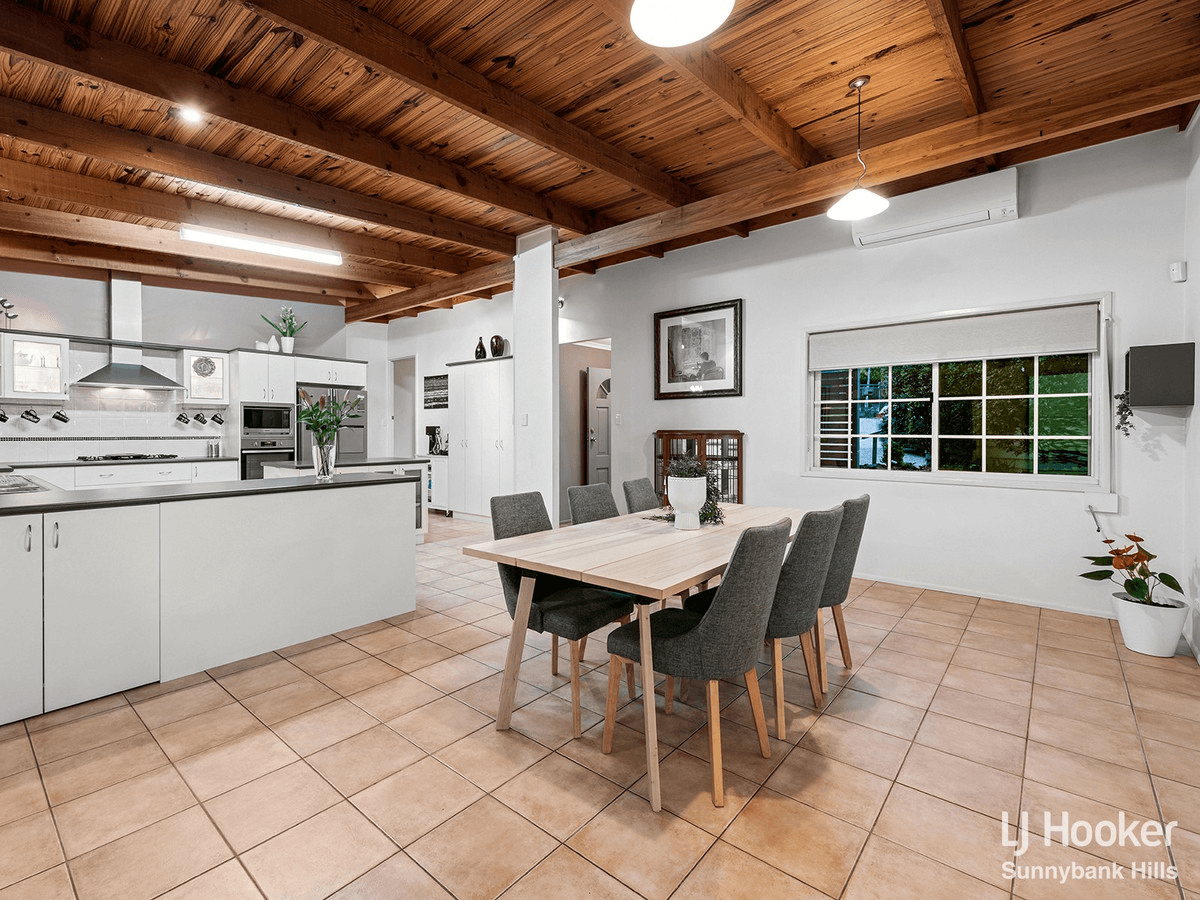 17 Madrid Court, WISHART, QLD 4122