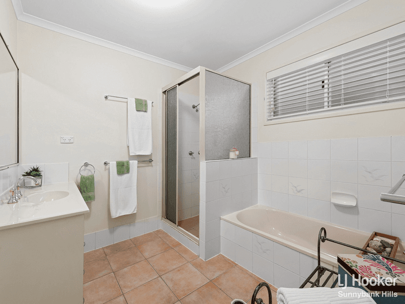 17 Madrid Court, WISHART, QLD 4122