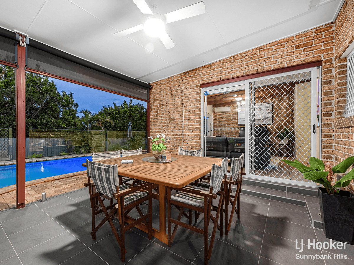 17 Madrid Court, WISHART, QLD 4122