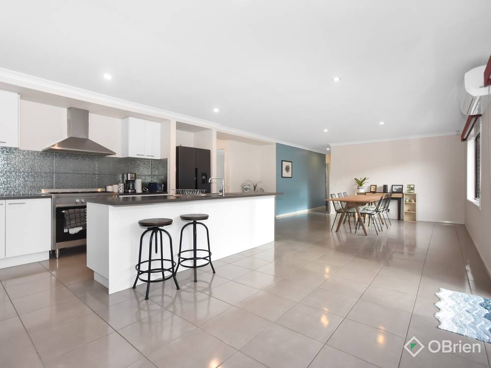 15 Leurimah Court, Kalimna, VIC 3909