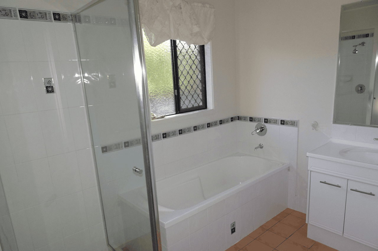 2 Eucalypt St, Dugandan, QLD 4310