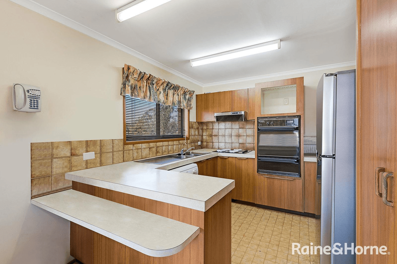 4 Archiva Street, MOUNT GRAVATT EAST, QLD 4122