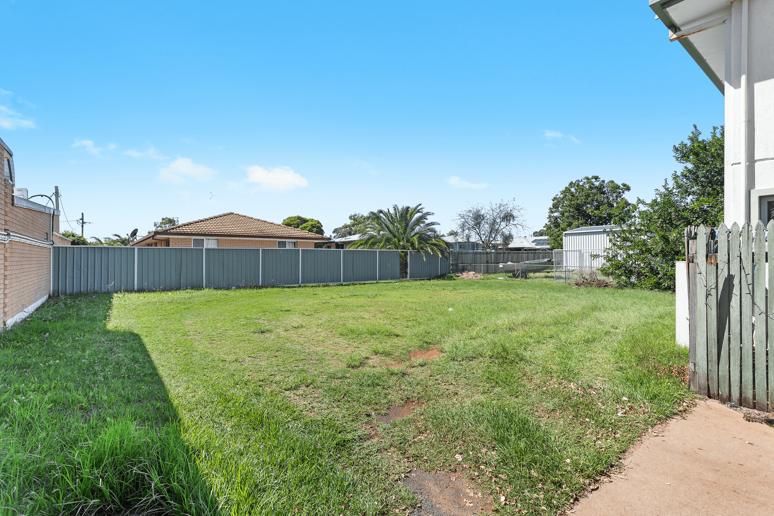 11 Toowoomba Road, OAKEY, QLD 4401