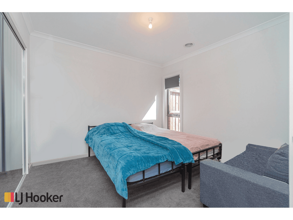 33 Highfield Drive, MICKLEHAM, VIC 3064