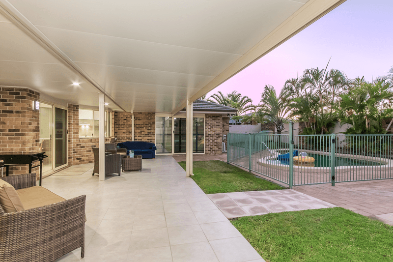 5 Martingale Circuit, Clear Island Waters, QLD 4226