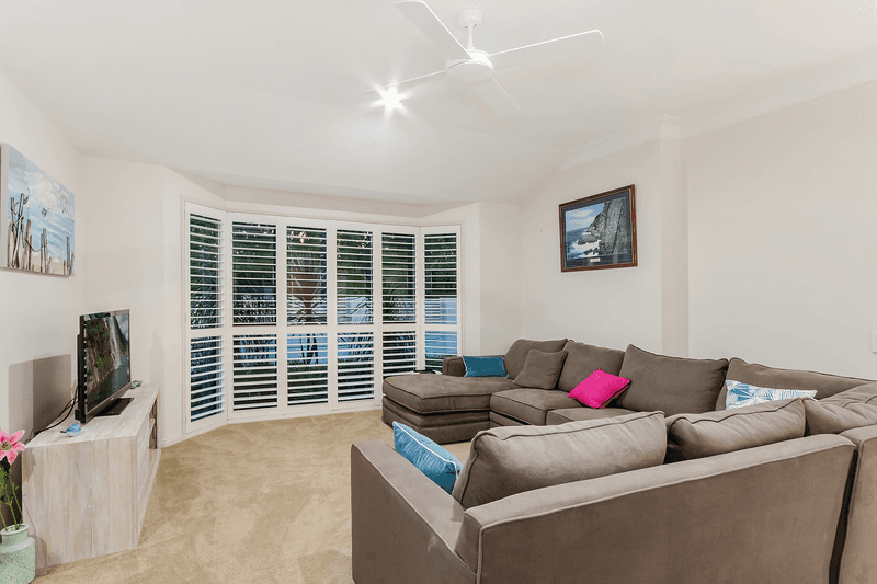 5 Martingale Circuit, Clear Island Waters, QLD 4226