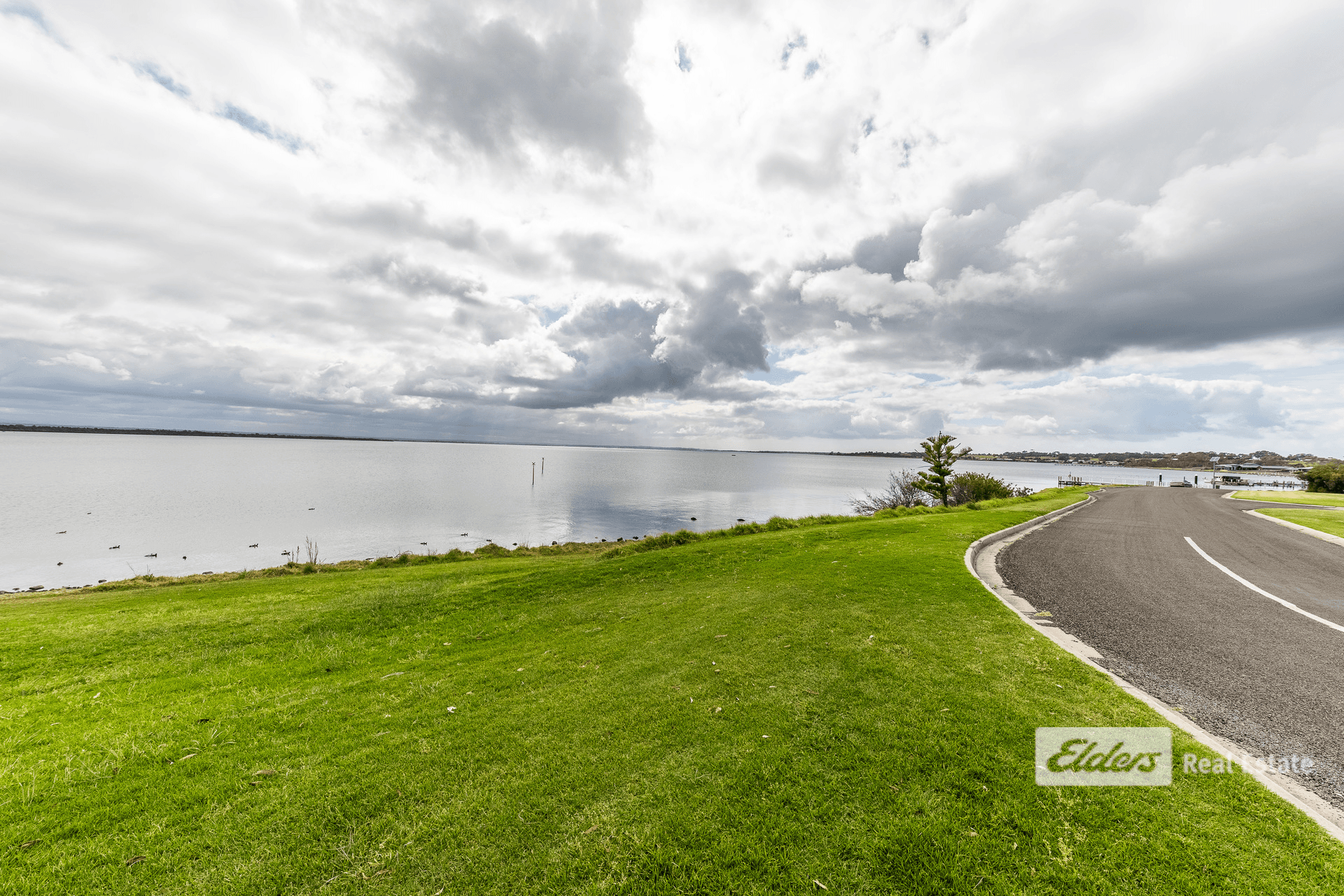 4 Bay Road, Eagle Point, VIC 3878