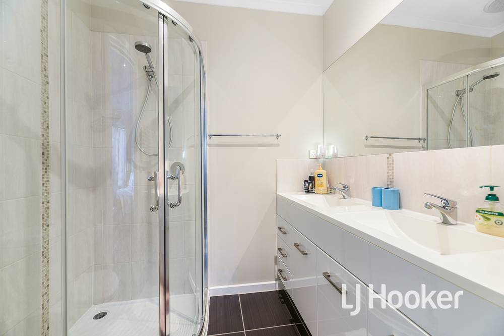 23a Strong Drive, HAMPTON PARK, VIC 3976