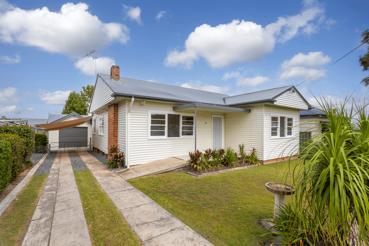 39 Bahtoo Parade, TAREE, NSW 2430