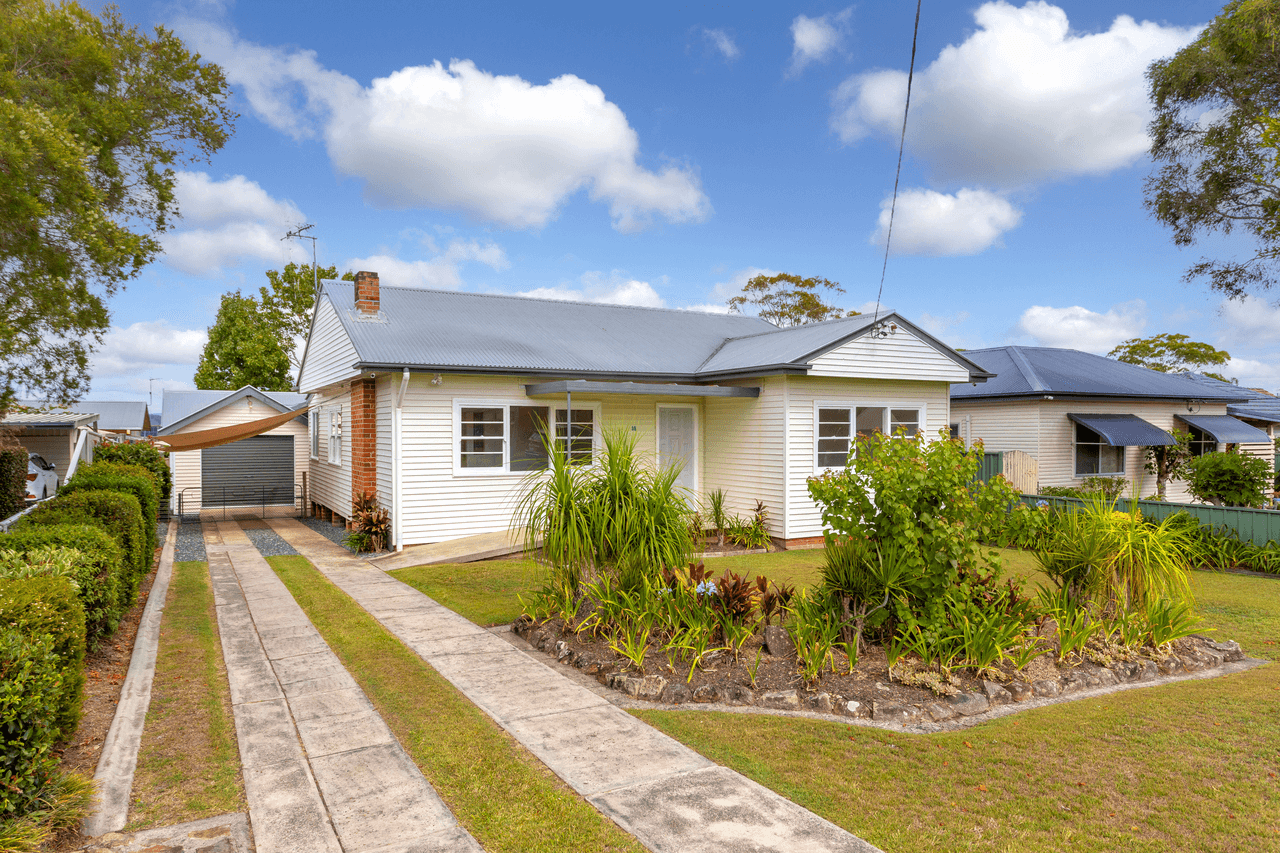 39 Bahtoo Parade, TAREE, NSW 2430