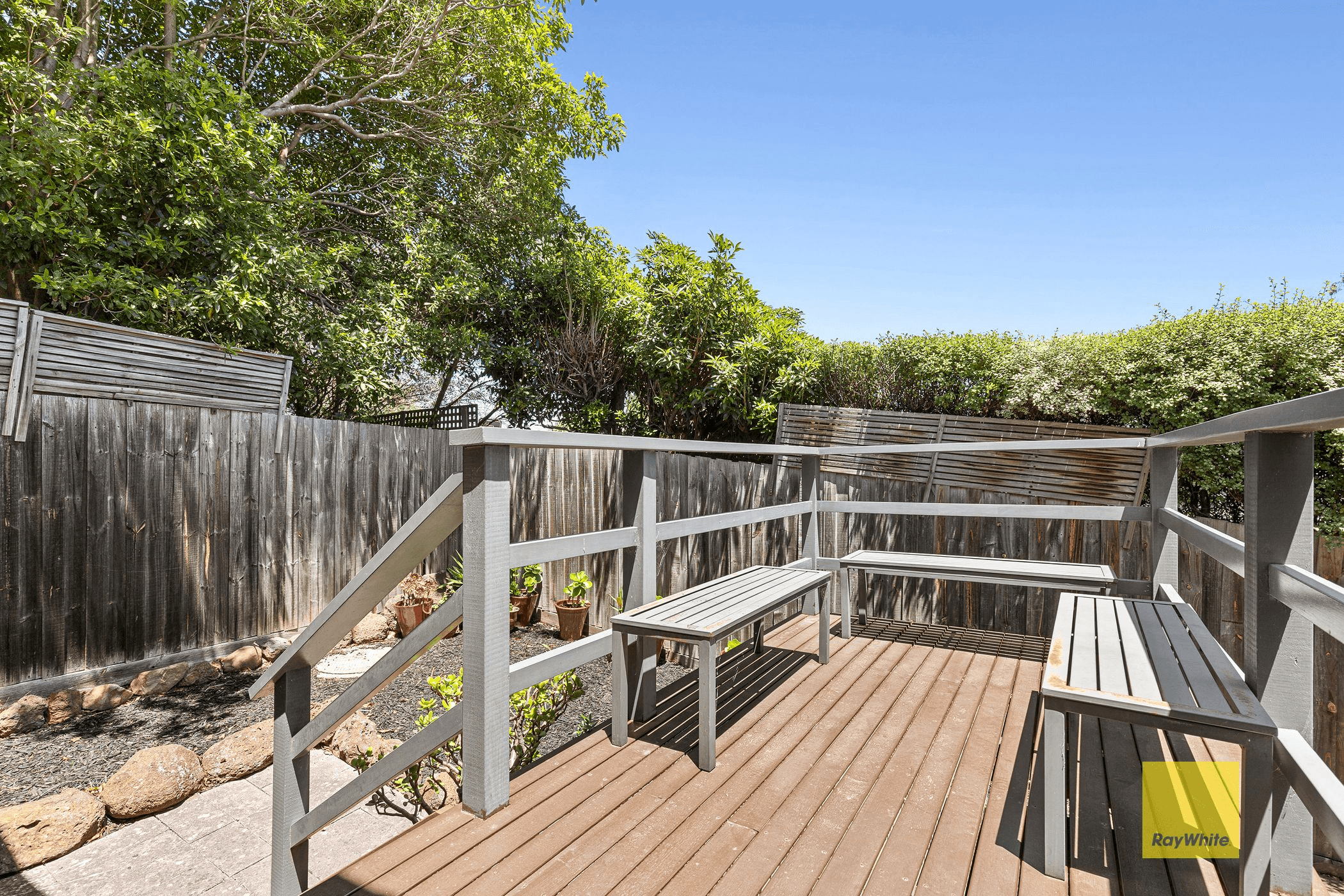 2/1 Sylvan court, NEWTOWN, VIC 3220