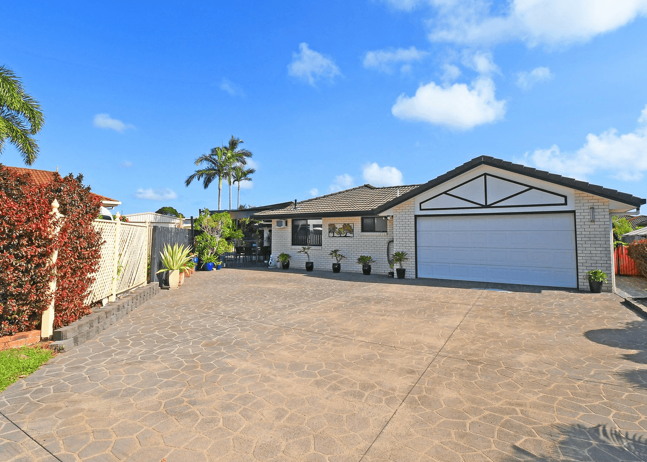 17 Delmo Court, URRAWEEN, QLD 4655