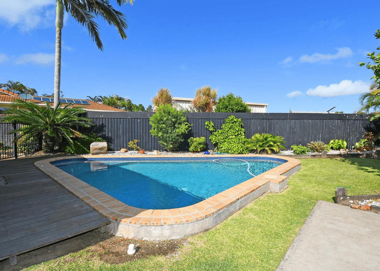 17 Delmo Court, URRAWEEN, QLD 4655