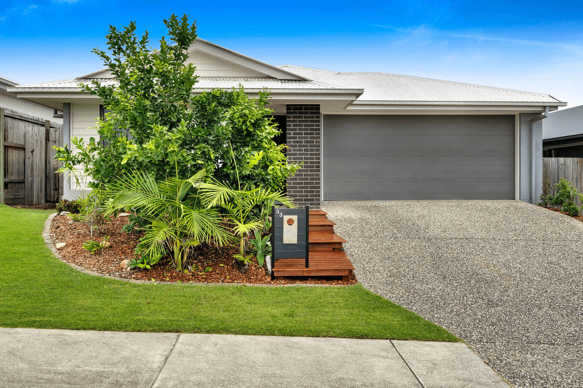 33 Neumann Drive, YARRABILBA, QLD 4207