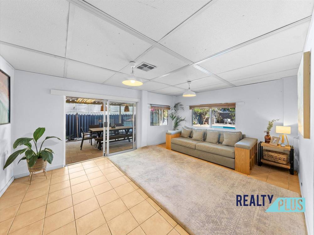 7 Ashbourne Way, HAMILTON HILL, WA 6163