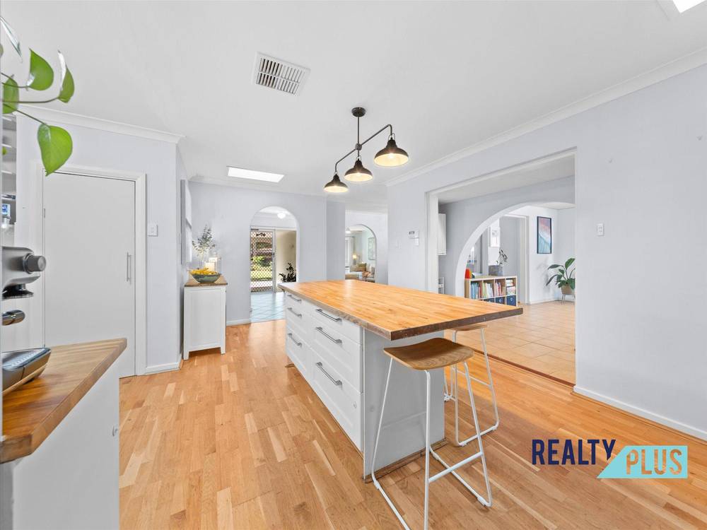 7 Ashbourne Way, HAMILTON HILL, WA 6163