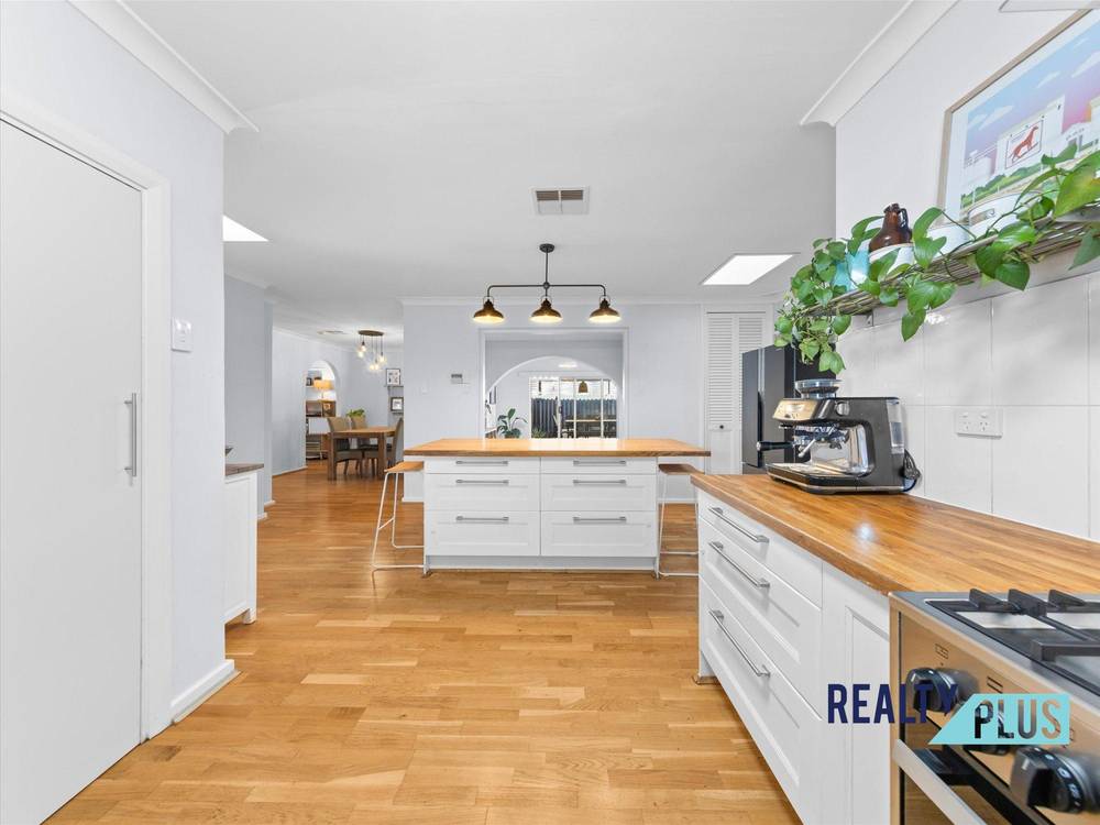 7 Ashbourne Way, HAMILTON HILL, WA 6163