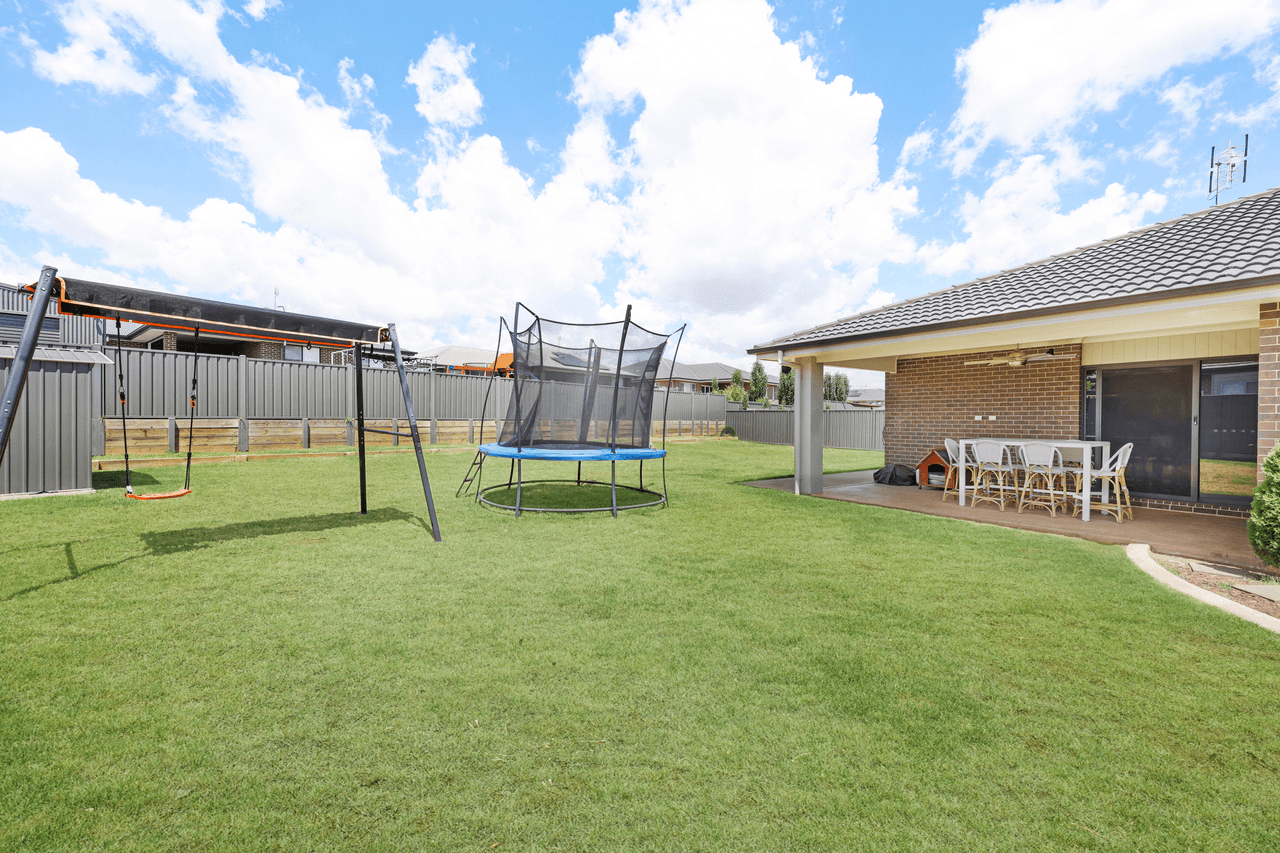 22 Eagle Avenue, TAMWORTH, NSW 2340