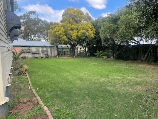 11 Morton Street, OAKEY, QLD 4401