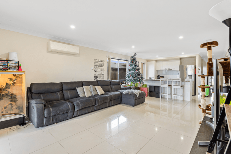 8 Wongalee Place, CAMBOOYA, QLD 4358