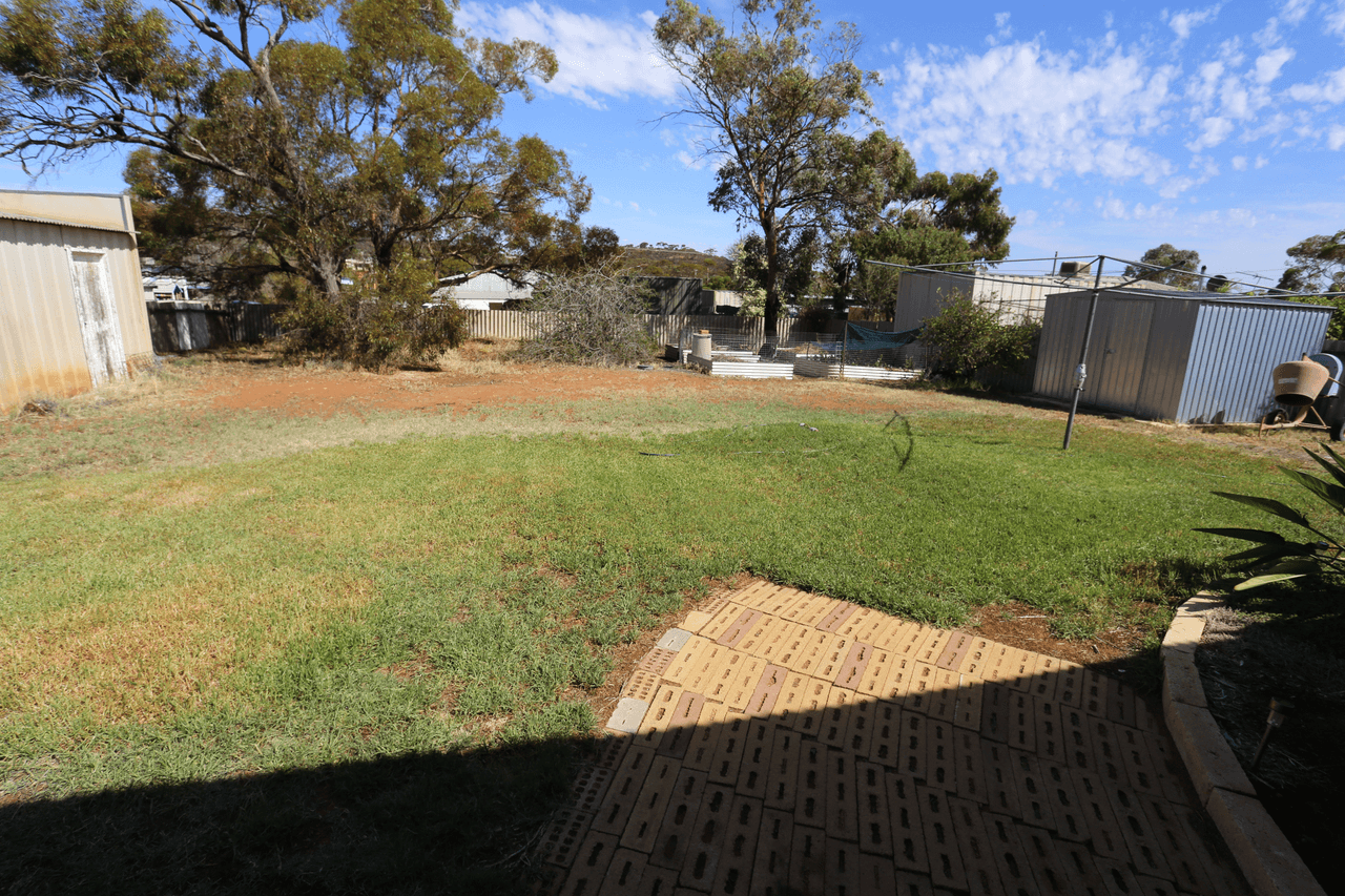 13 Nickeltown Cres, KAMBALDA EAST, WA 6442