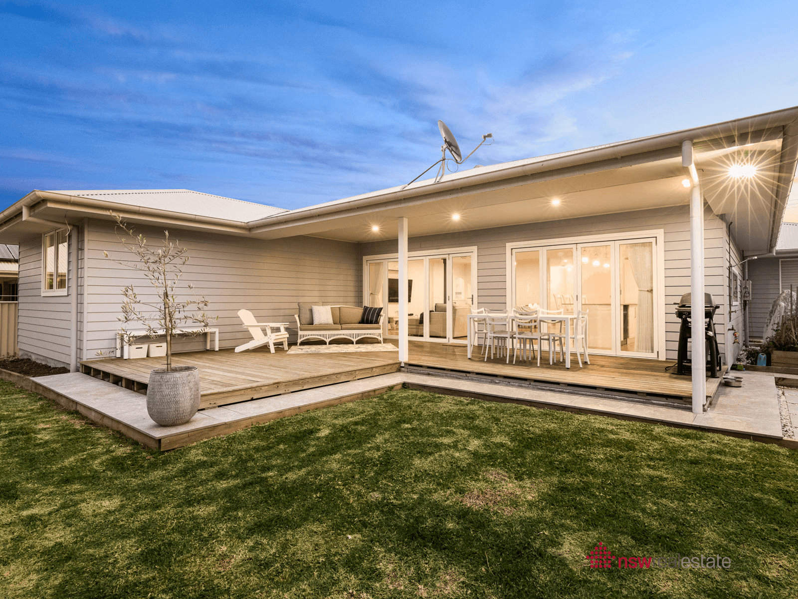 8 Thirteenth Avenue, SAWTELL, NSW 2452