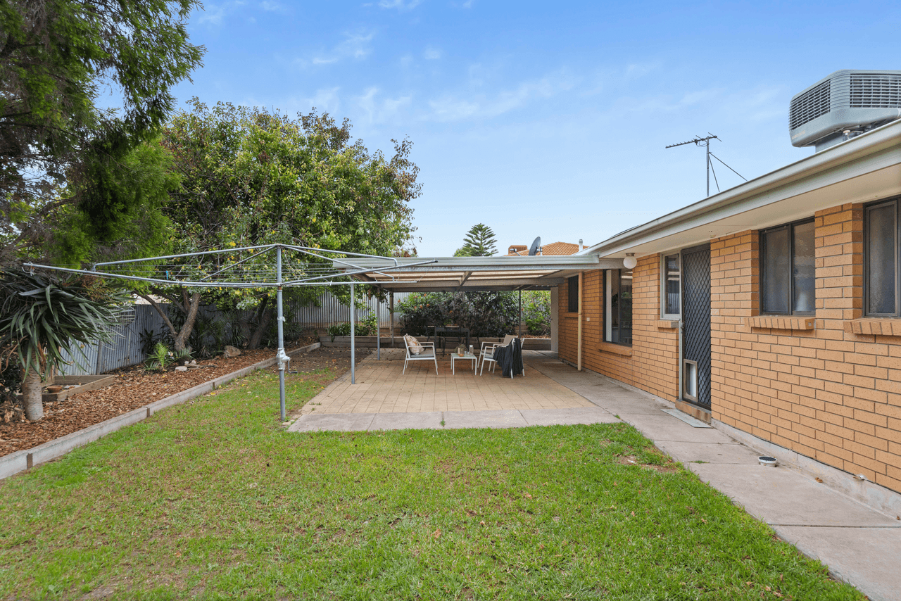 64 Emmerson Drive, MORPHETT VALE, SA 5162